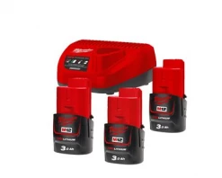 Milwaukee Accessoires Lot De Batterie M12 NRG-303 M12™ NRG Pack - 3 X Batterie 12V 3.0Ah + Chargeur C12C 4933459207