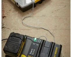 Stanley Lot De Batterie SFMCB24 Chargeur De Batterie Double Fatmax V20 18 Volts 5 Stanley Lot De Batterie SFMCB24 Chargeur De Batterie Double Fatmax V20 18 Volts -Accessoires d'outils Soldes sfmcb24 chargeur de batterie double fatmax v20 18 volts 2